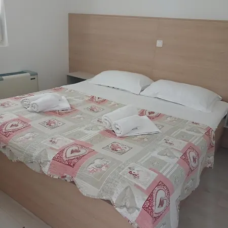 Maja Apartment *